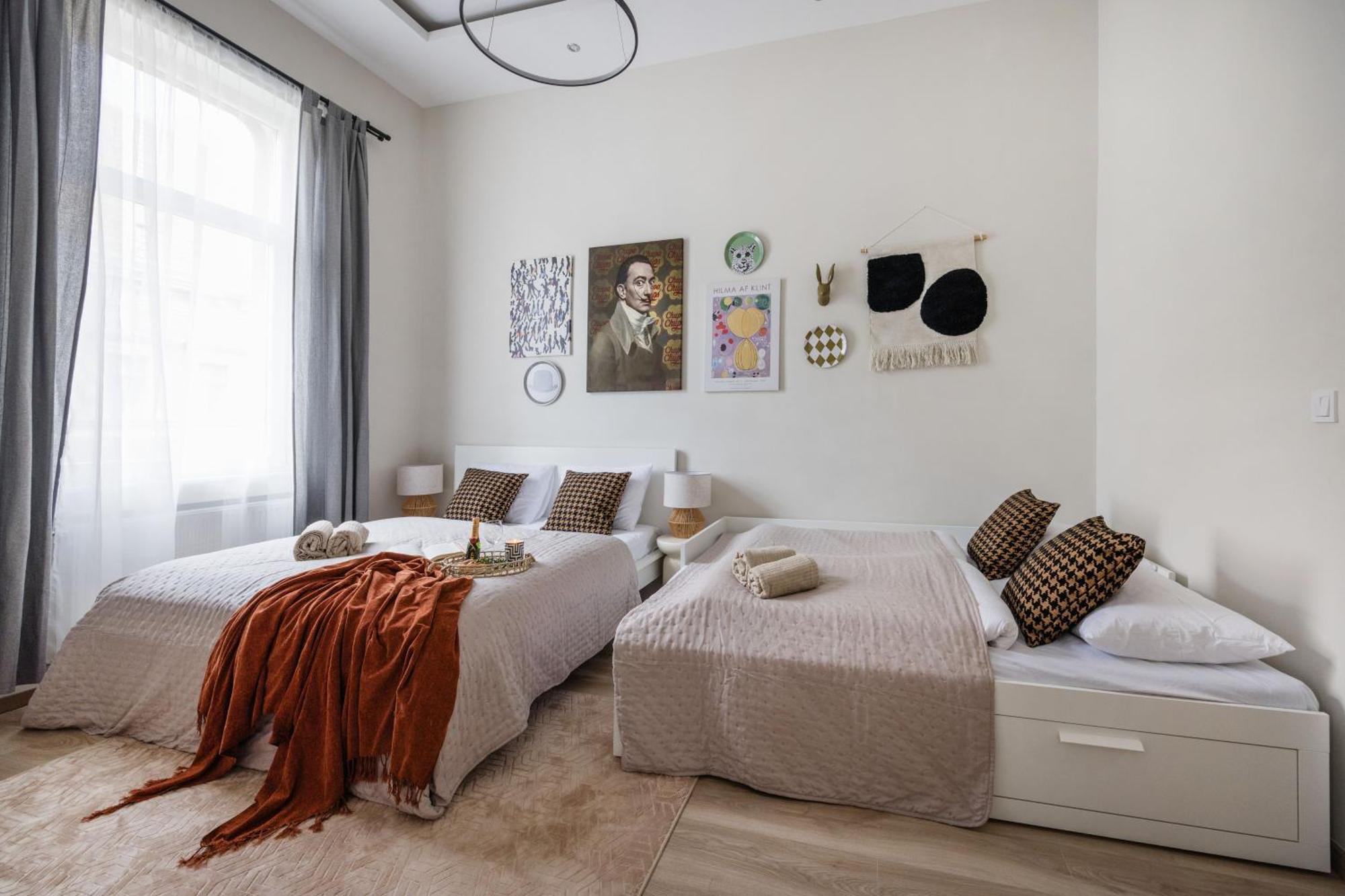 Central Budapest Oasis - Modern Charm, Timeless Comfort Экстерьер фото