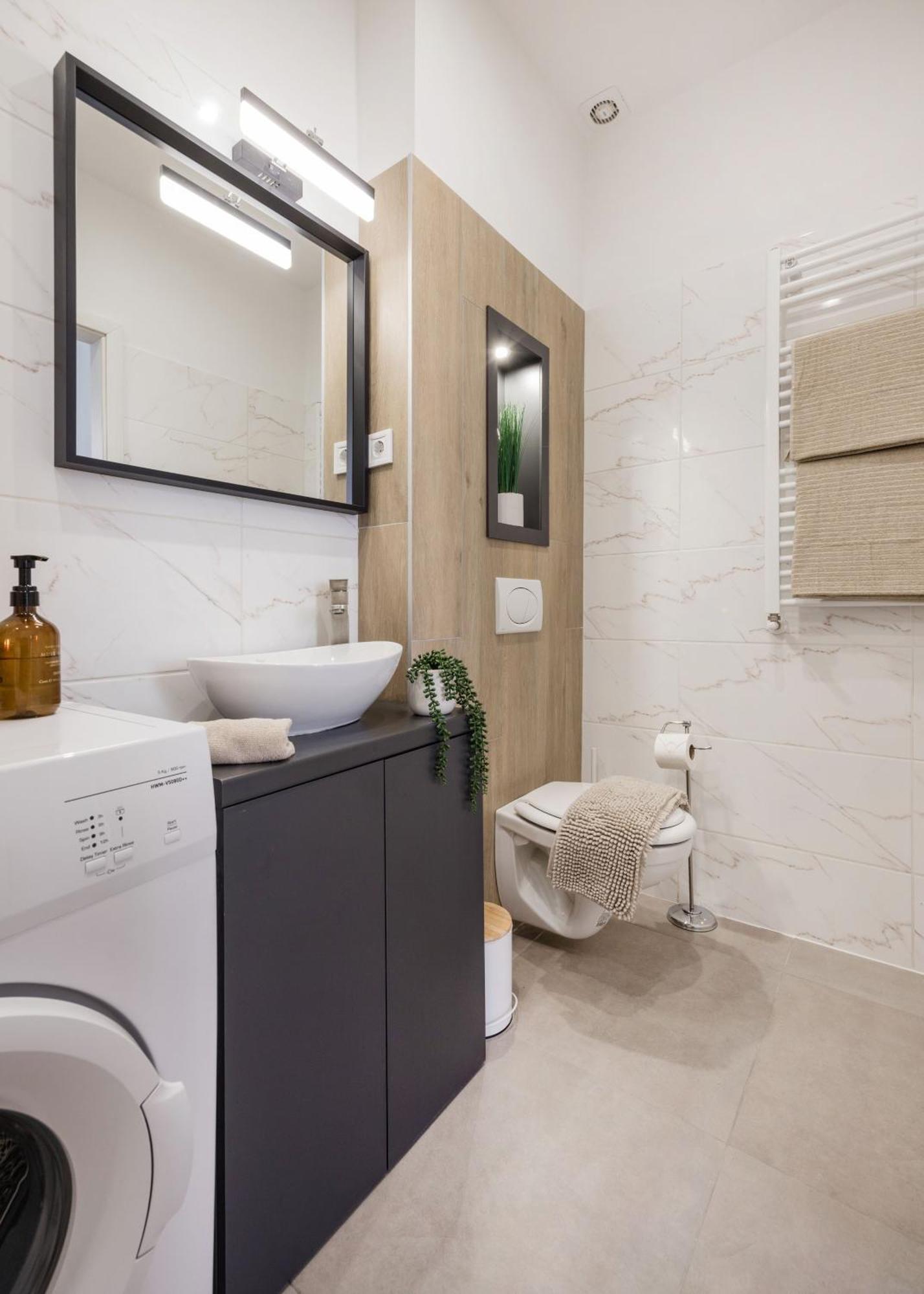 Central Budapest Oasis - Modern Charm, Timeless Comfort Экстерьер фото